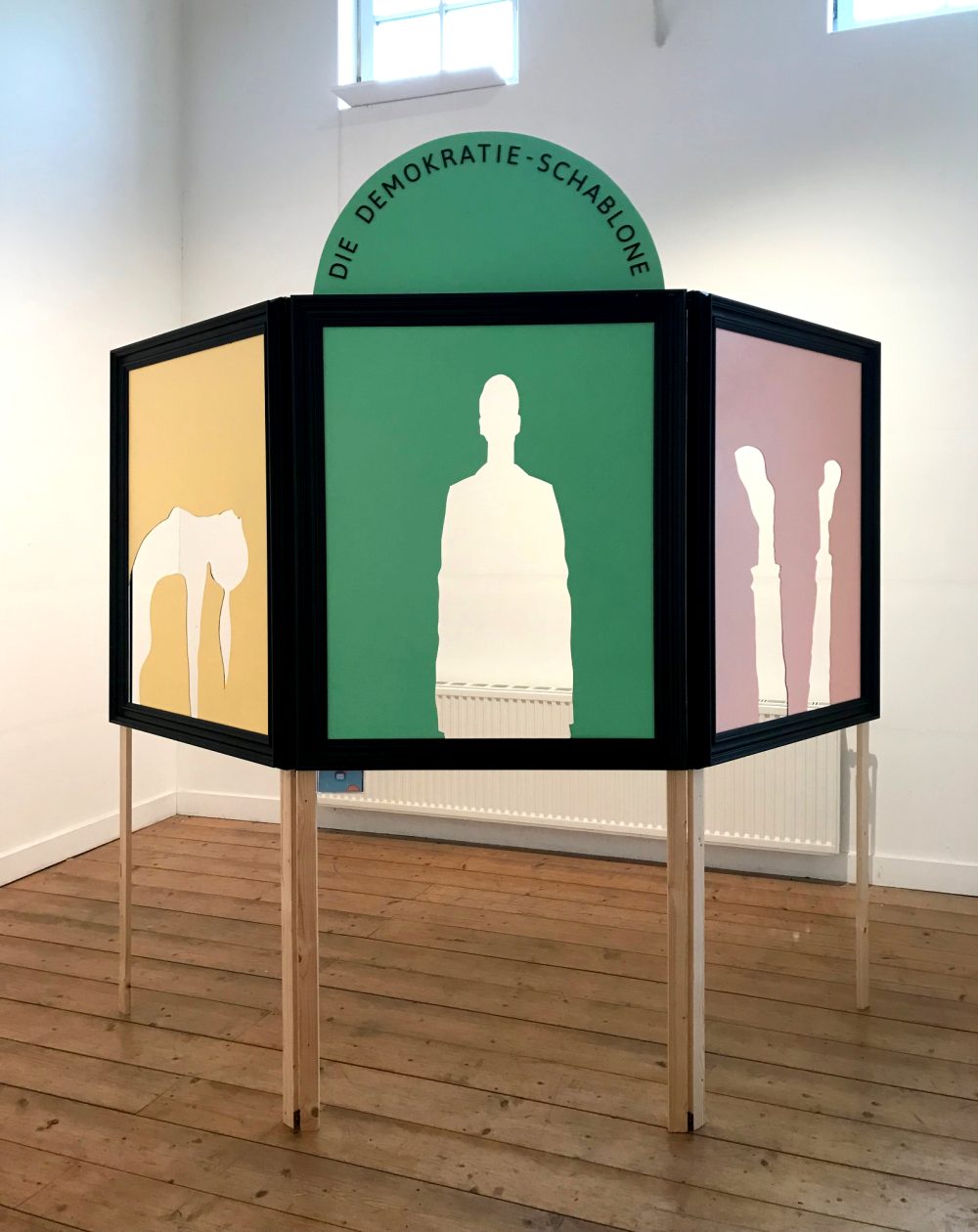 DIE DEMOKRATIE-SCHABLONE